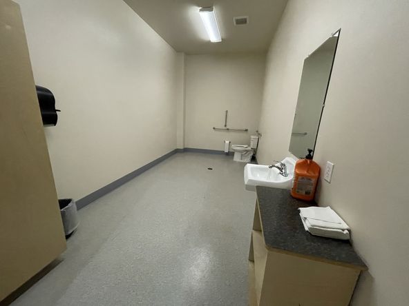 Class A Industrial: 3543 Steelhead Run Drive NE, Suite A, Albany, OR 97321